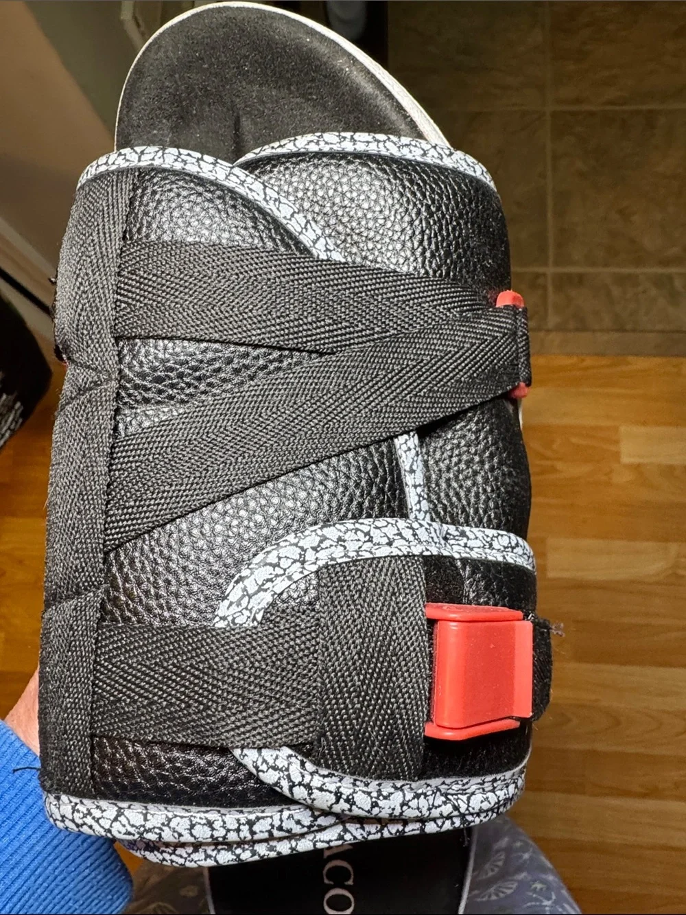 Draco men’s slide